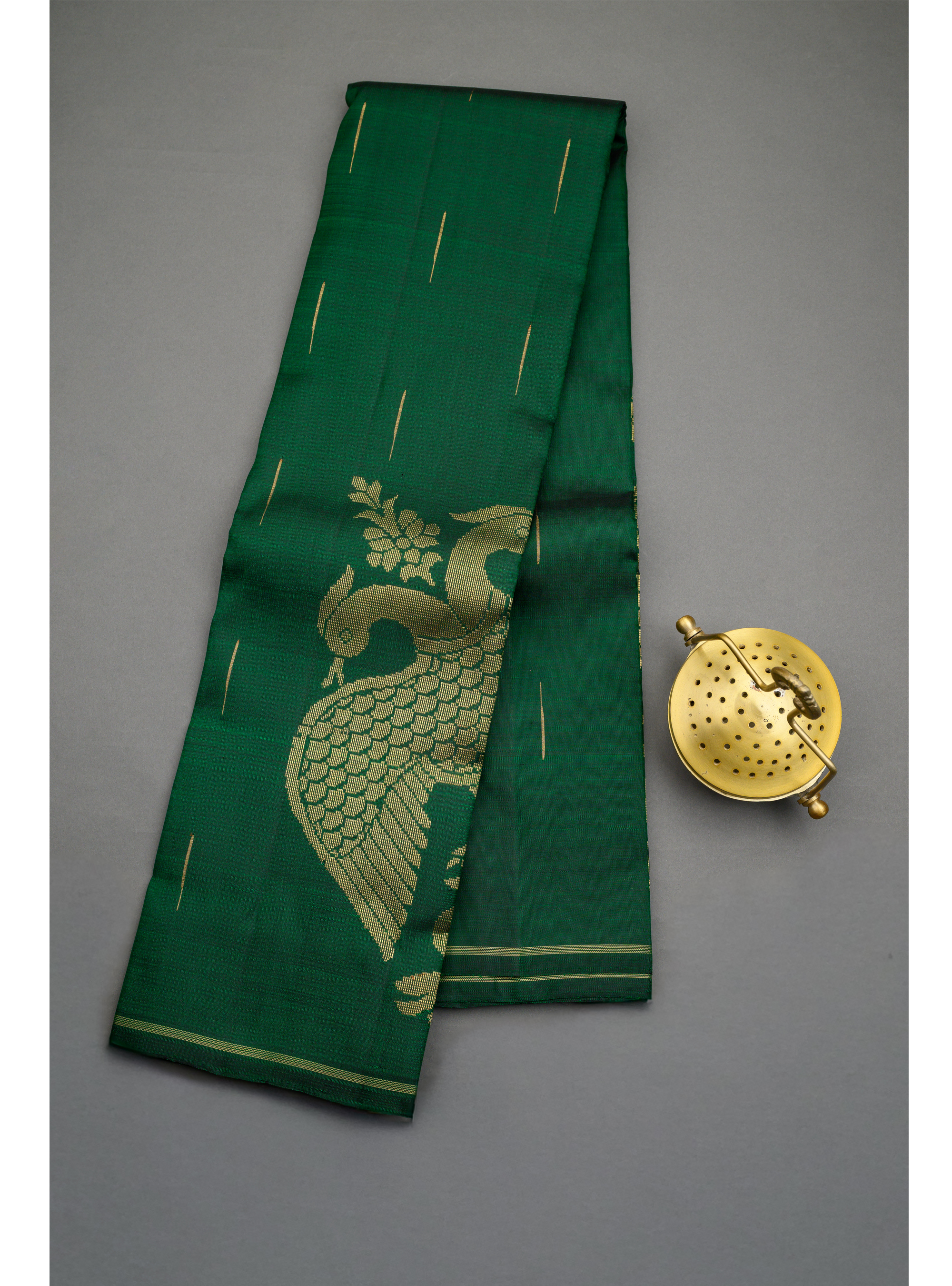 Borderless Dark Green Kanjivaram Saree with Gandaberunda corner butta