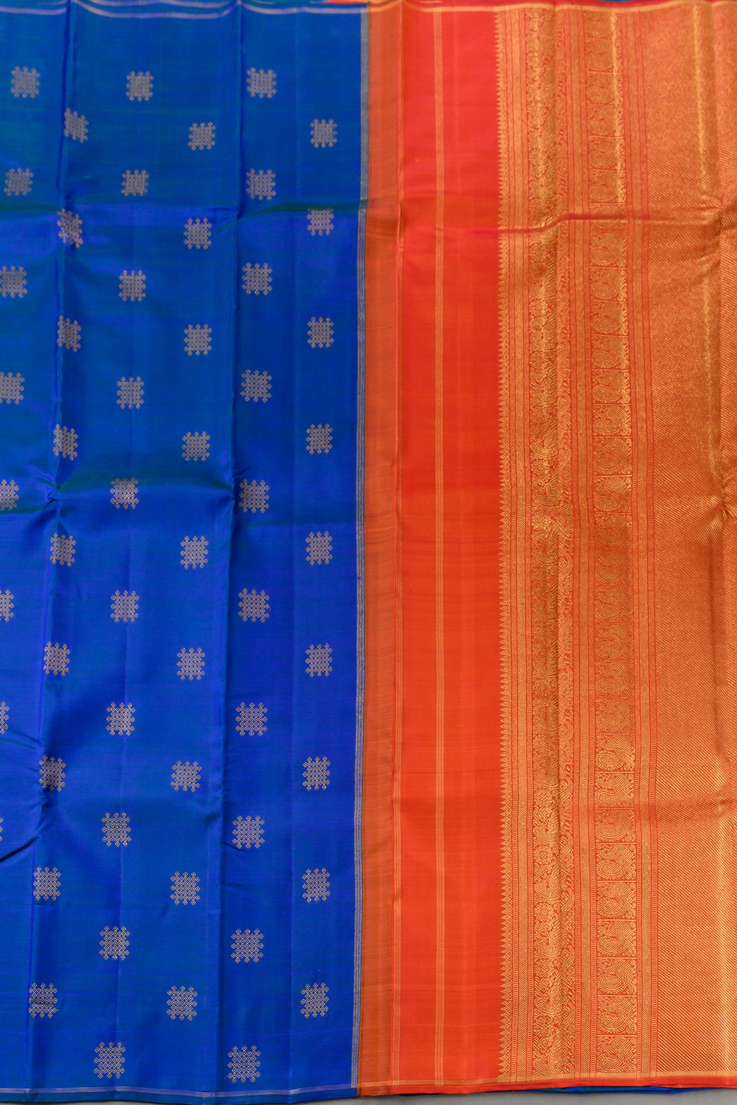 Borderless Royal blue with Kolam Butta and Grand Pallu