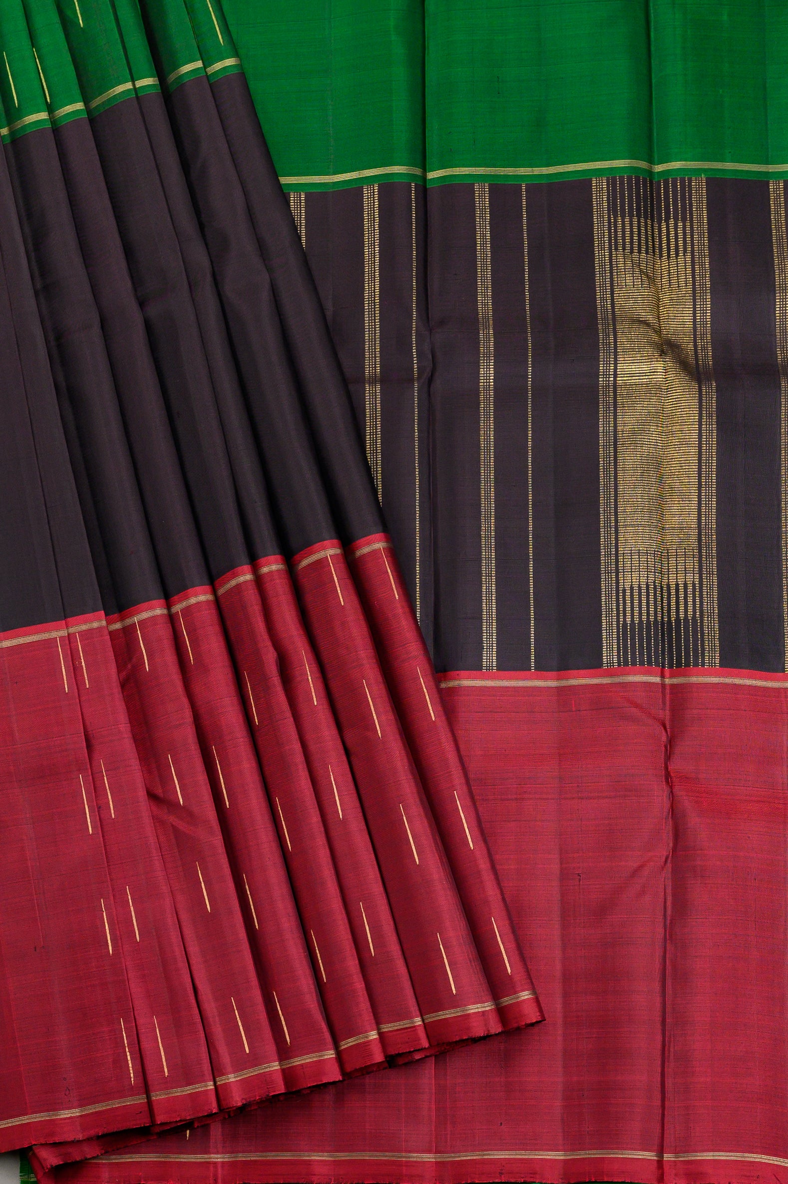 Deep Arakku, Green and Black Mubbagam Kanjivaram Saree