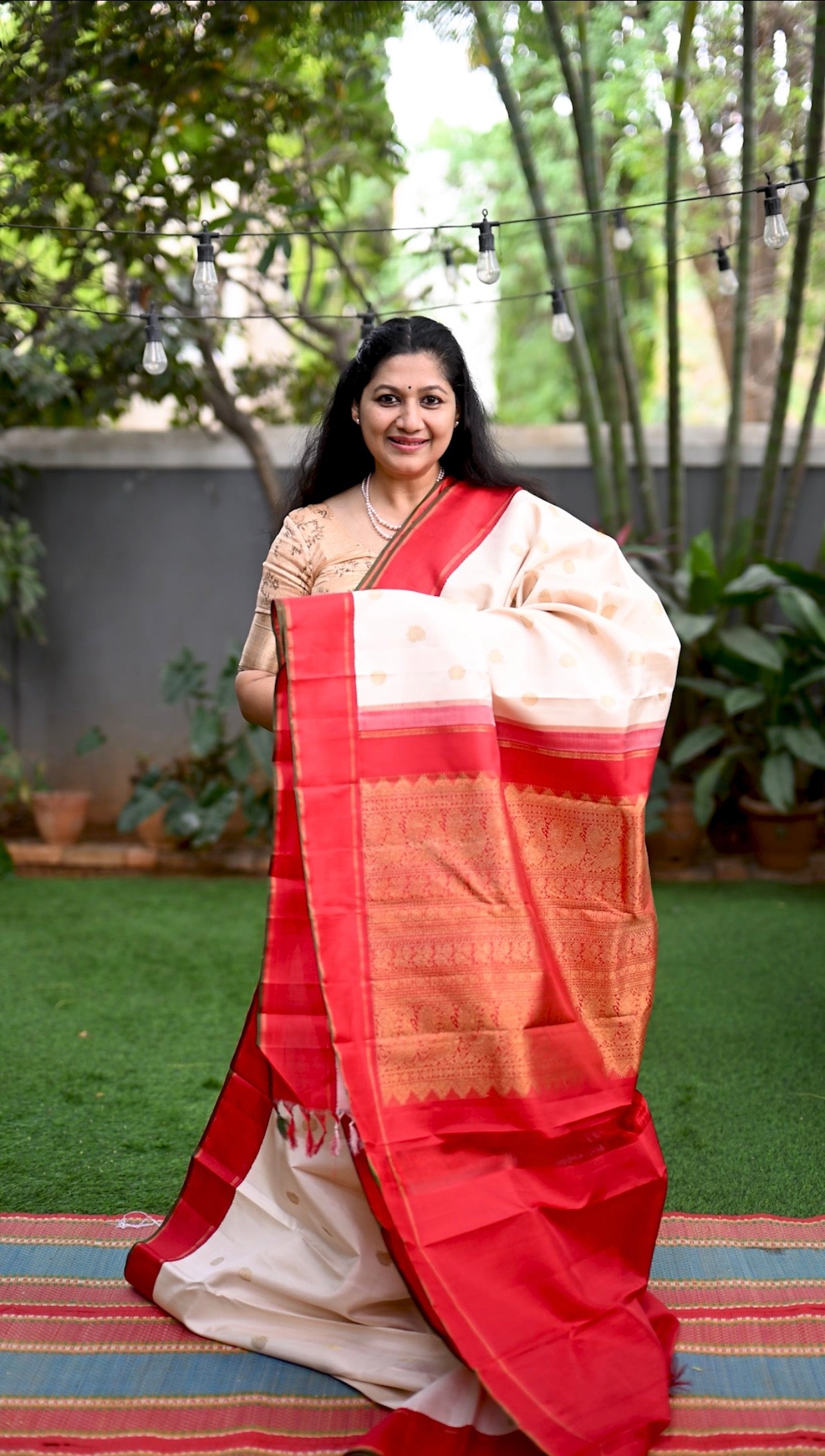 Pearl White Korvai with Chilli Red Border