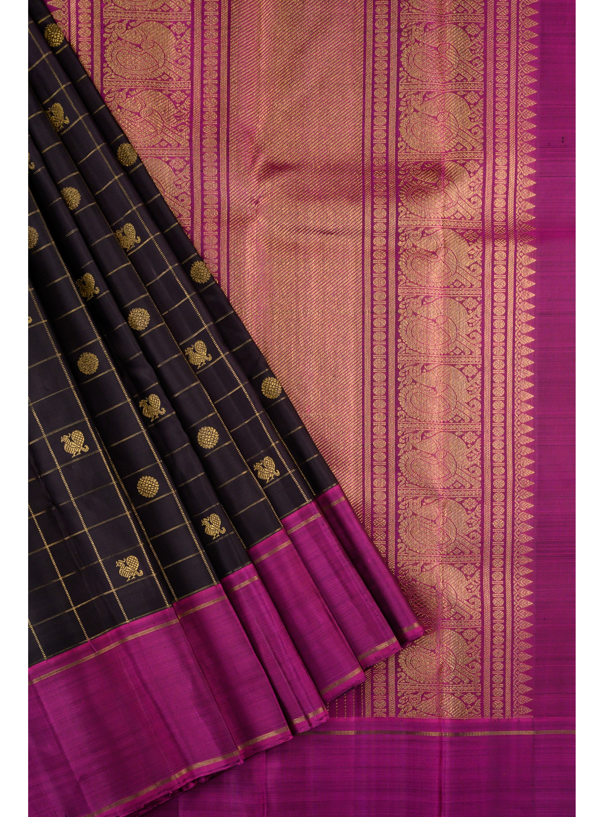 Semi contrast black zari kattam Kanjivaram with purple magenta border