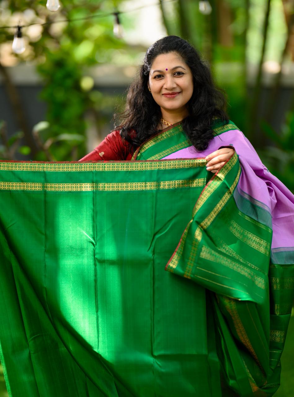 Master Weaver Korvai in Lavender body and Emerald Green border