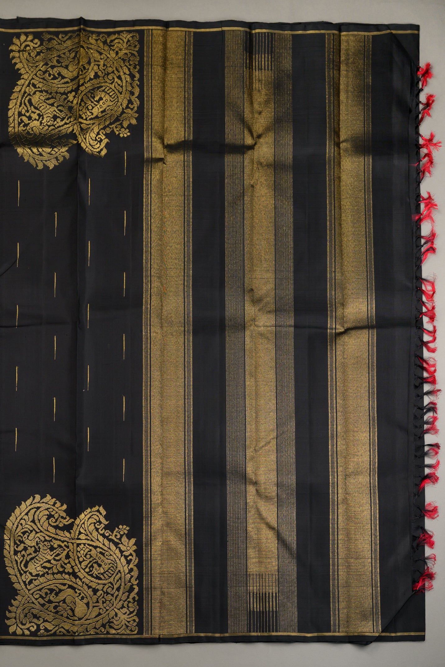 Borderless Black Kanjivaram Saree