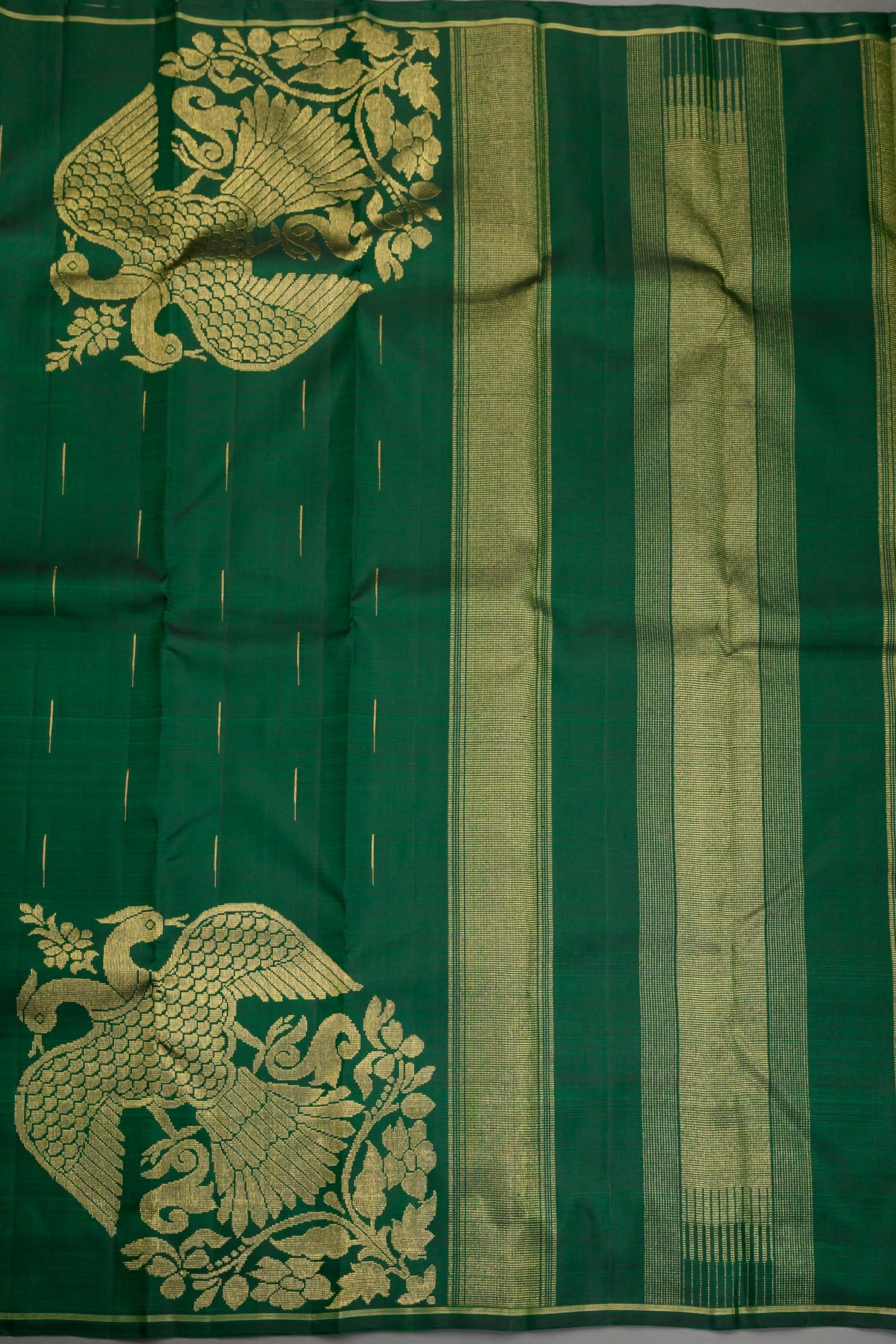Borderless Dark Green Kanjivaram Saree