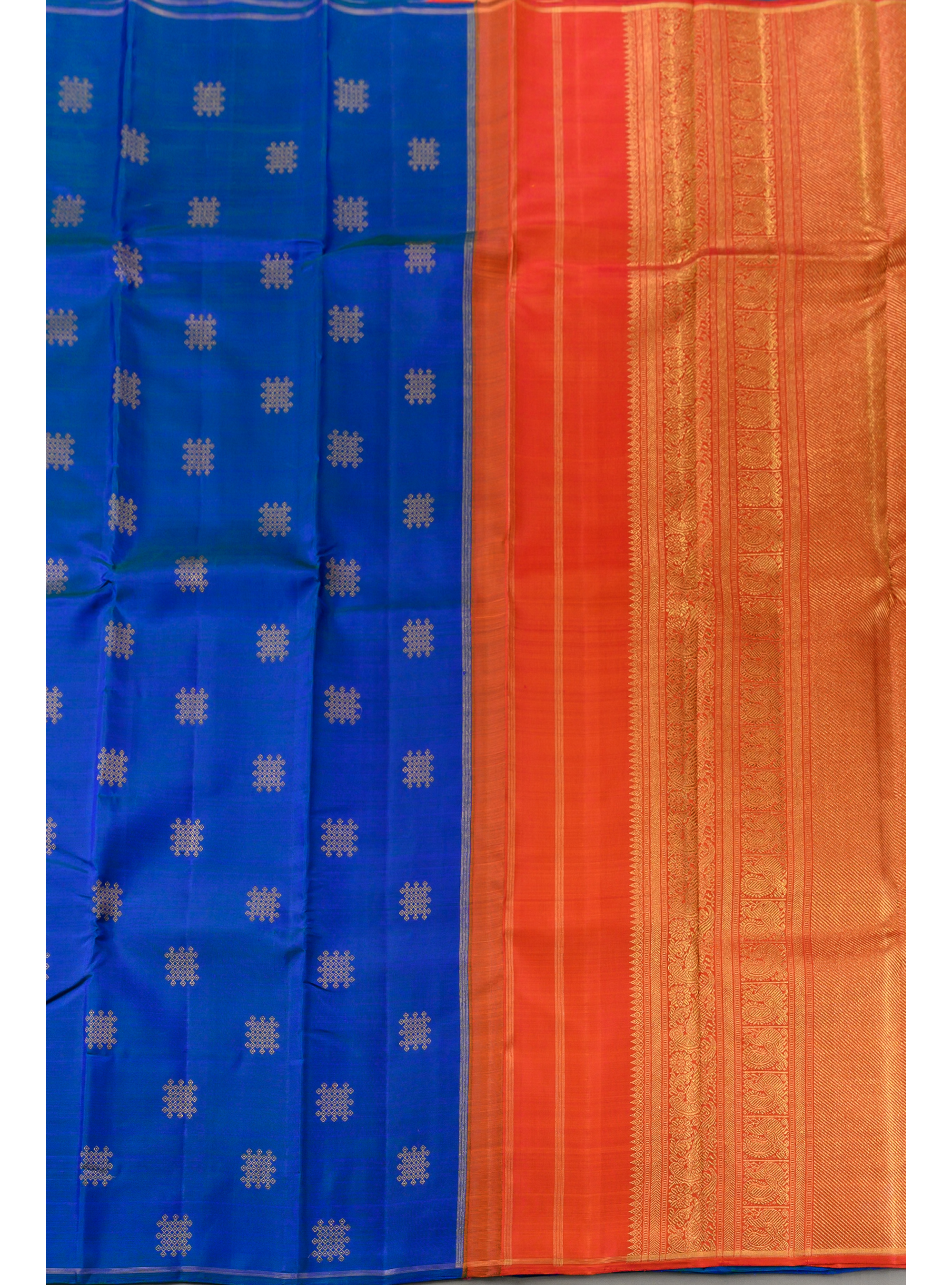 Borderless Royal blue with Kolam Butta and Grand Pallu