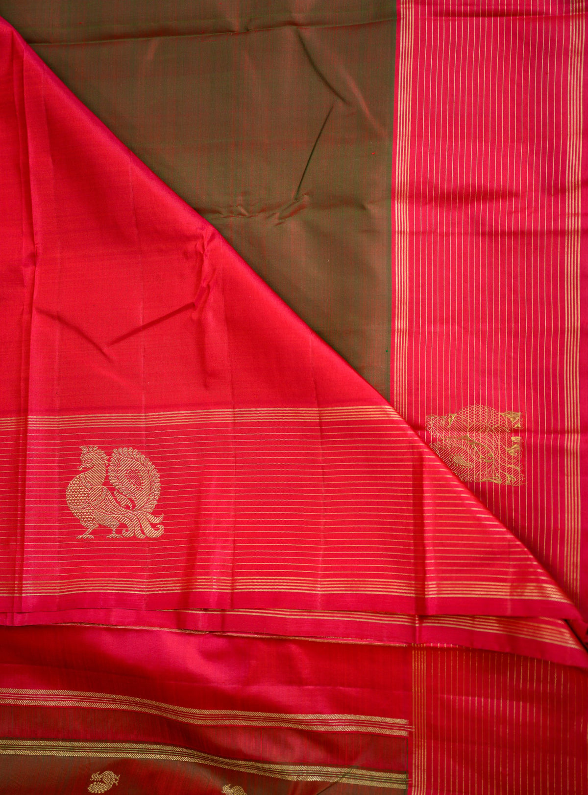 Semi-Contrast Kanjivaram in Manthulir & Arakku - Master Weaver KM Sir Collection