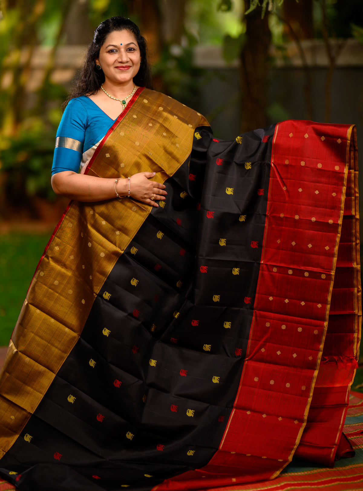 Long Border Kanjivaram in Black body with Mustard and Arakku Borders
