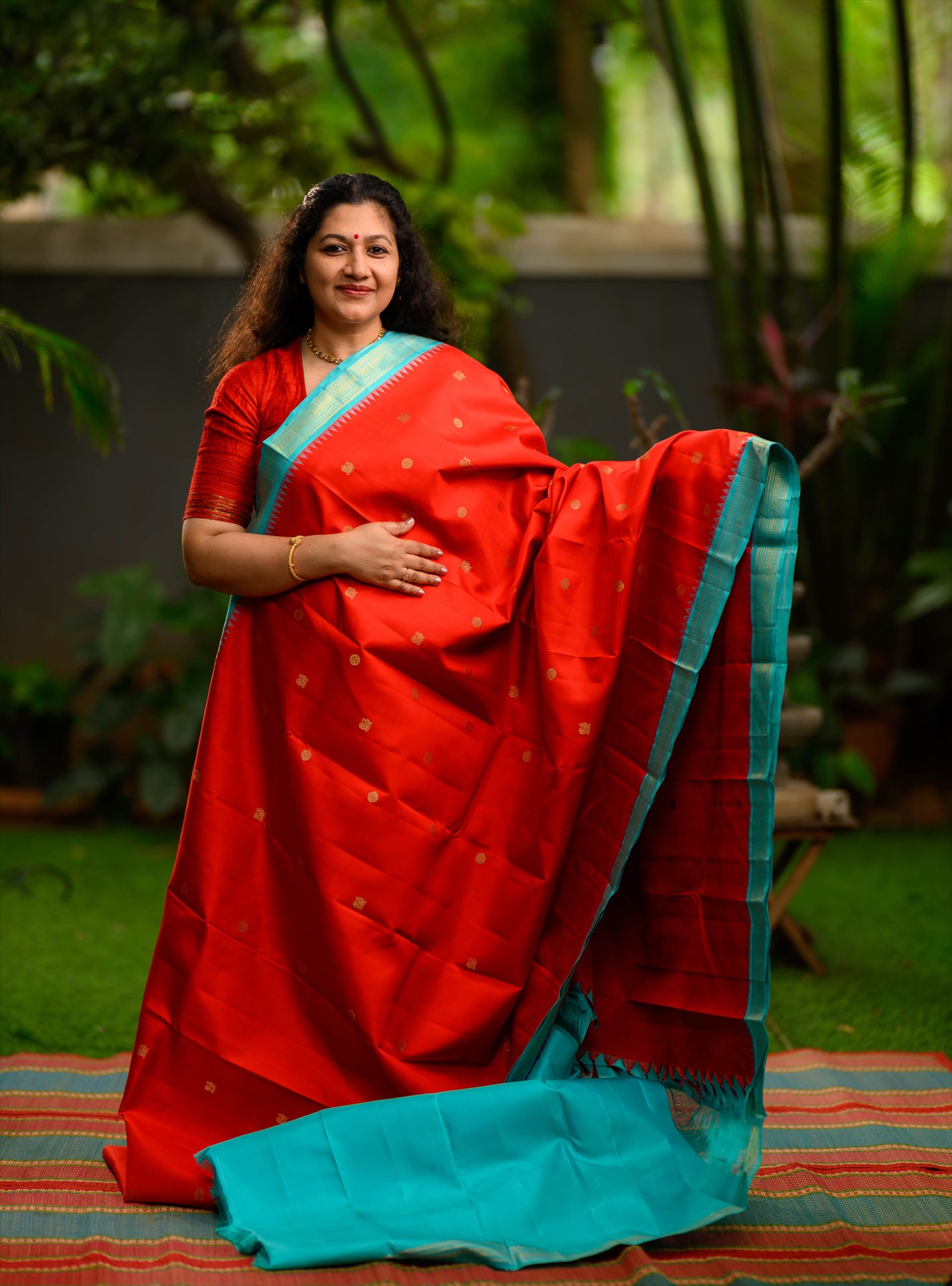 Korvai Kanjivaram in Chilli red and Turquoise blue