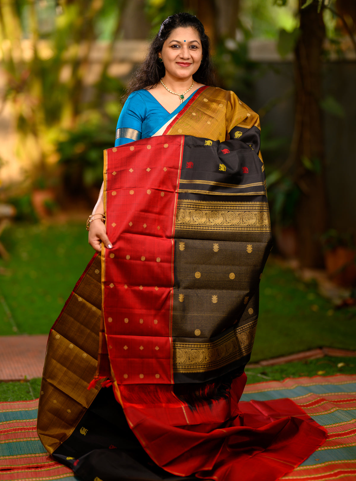 Long Border Kanjivaram in Black body with Mustard and Arakku Borders