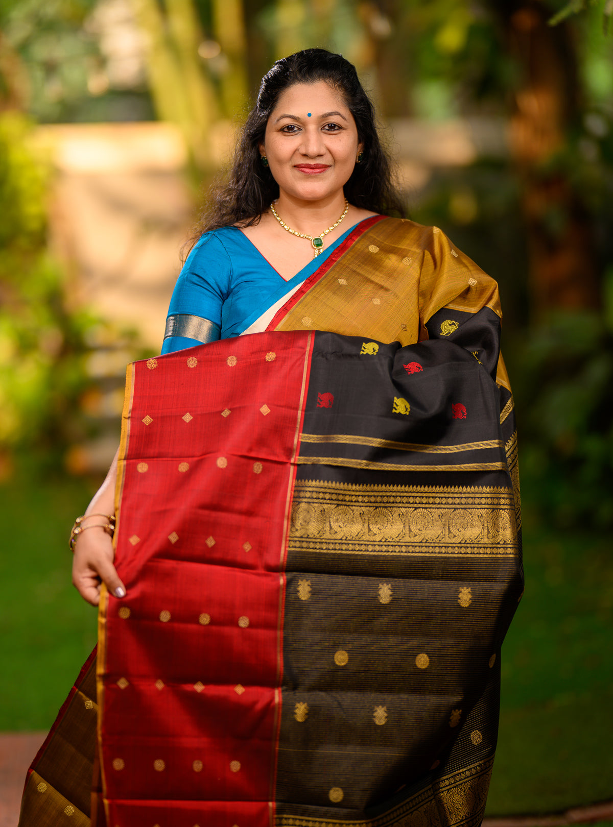 Long Border Kanjivaram in Black body with Mustard and Arakku Borders