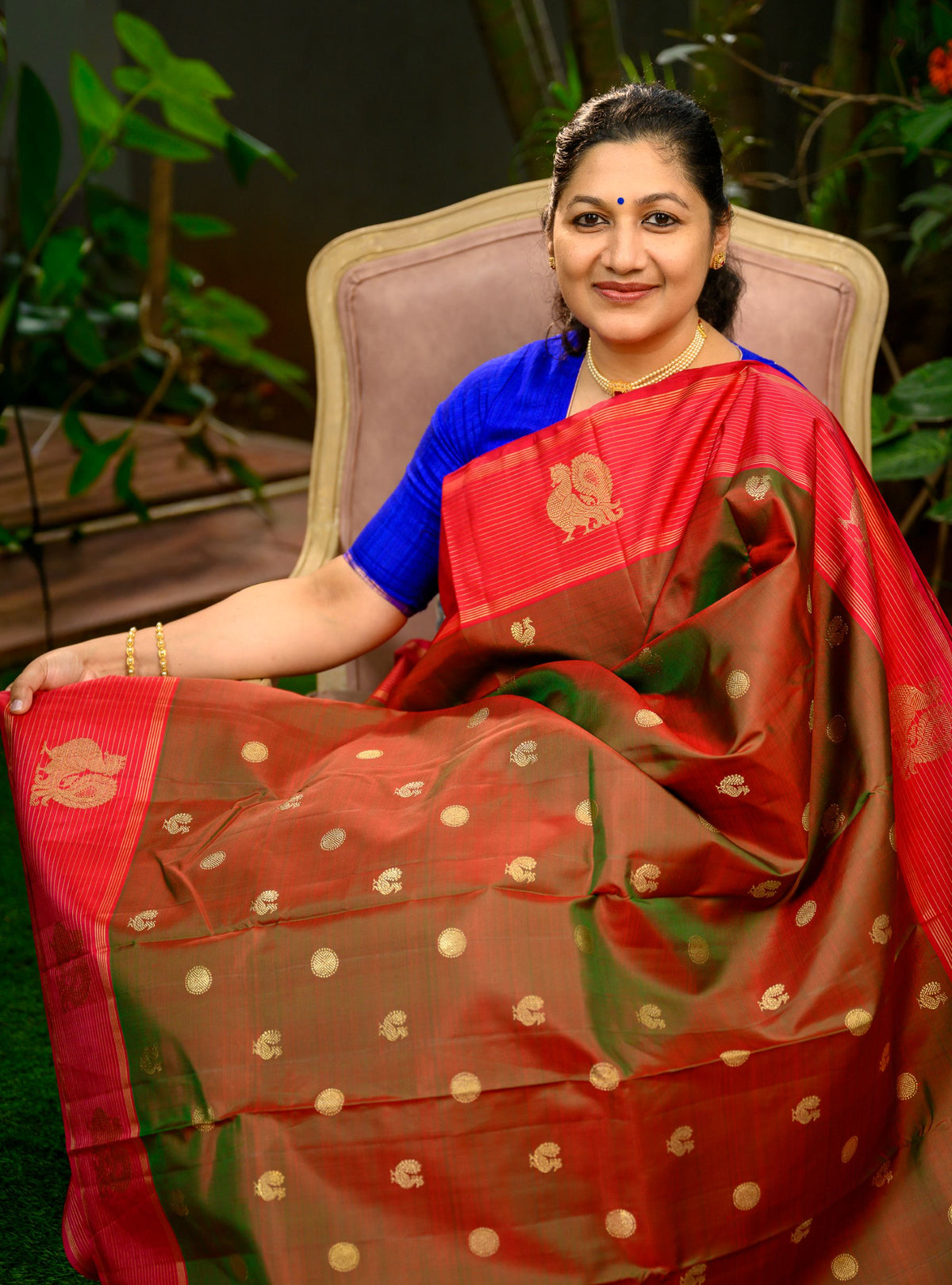 Semi-Contrast Kanjivaram in Manthulir & Arakku - Master Weaver KM Sir Collection