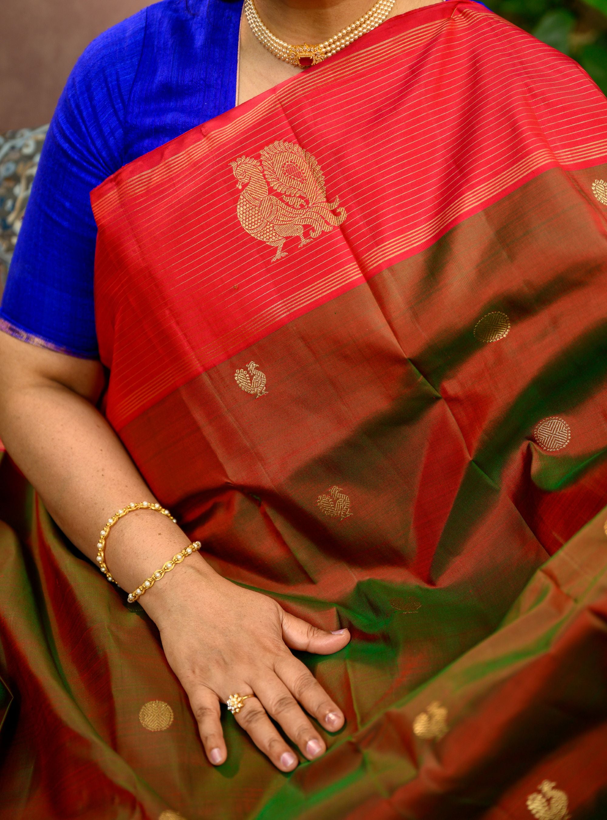 Semi-Contrast Kanjivaram in Manthulir & Arakku - Master Weaver KM Sir Collection