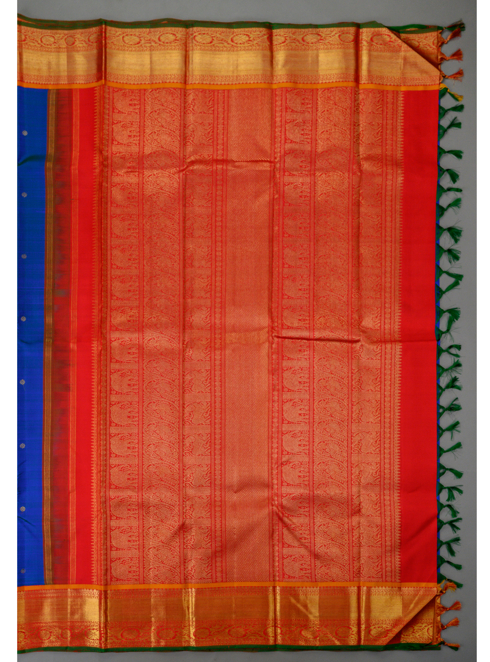 Royal Blue Korvai with arrakku pallu and arakku border